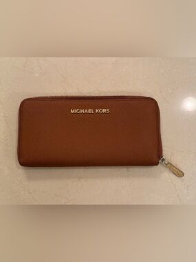 Michael Kors Jet Set Large Zip Around Wallet Luggage Brown Saffiano Leather